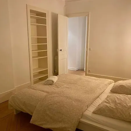 Haussmannien, Pres Arc Triomphe Apartment *
