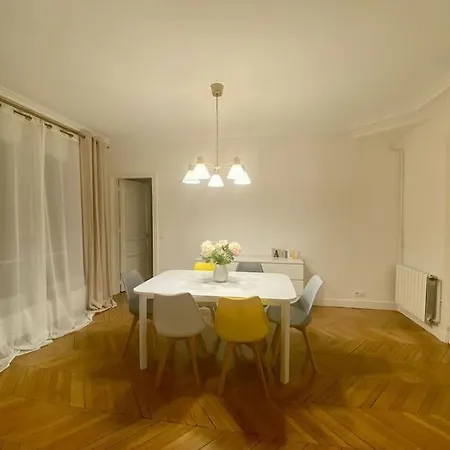 شقة Haussmannien, Pres Arc Triomphe باريس